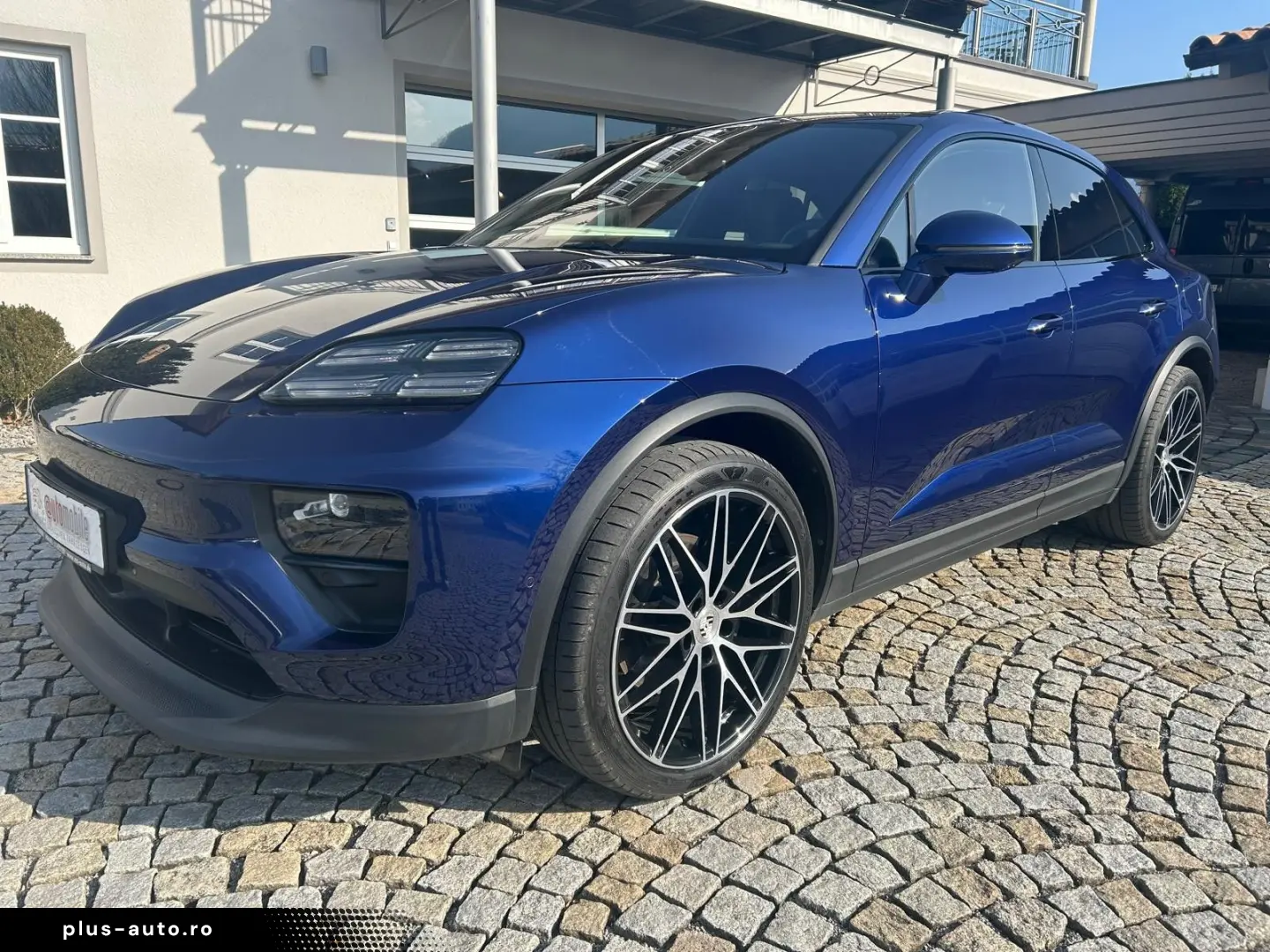 PORSCHE Macan 4 Panorama Luft CarPlay MatrixLED BOSE 22