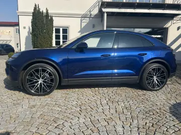 PORSCHE Macan 4 Panorama Luft CarPlay MatrixLED BOSE 22