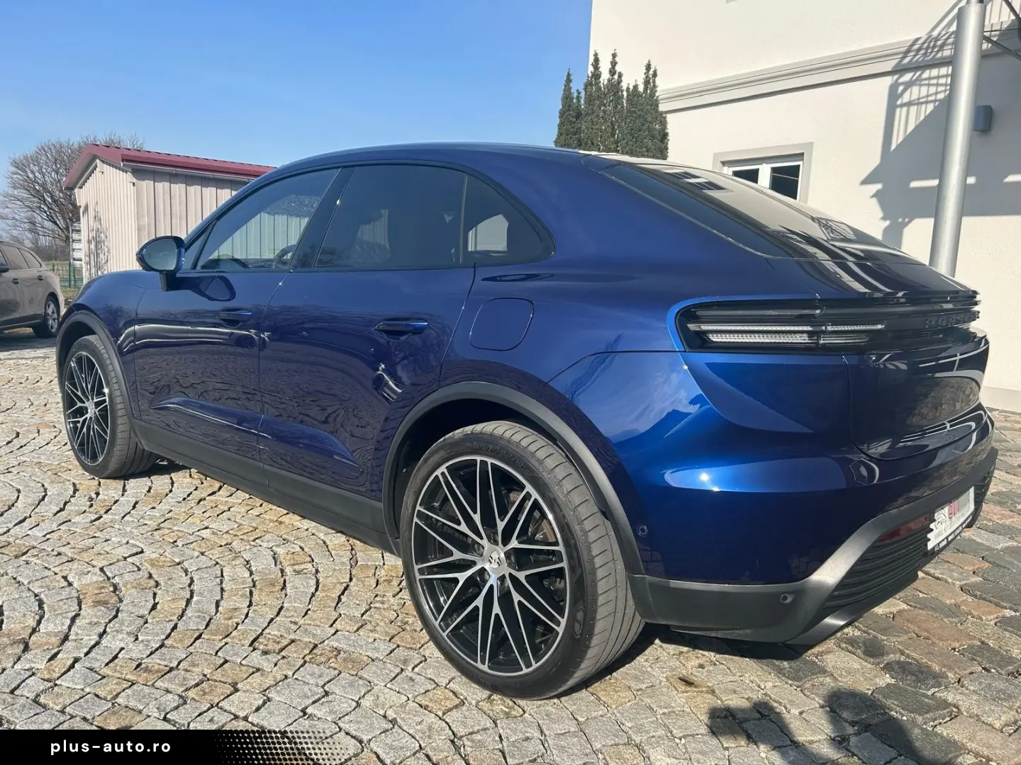 PORSCHE Macan 4 Panorama Luft CarPlay MatrixLED BOSE 22