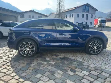 PORSCHE Macan 4 Panorama Luft CarPlay MatrixLED BOSE 22