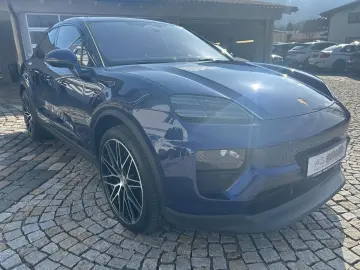 PORSCHE Macan 4 Panorama Luft CarPlay MatrixLED BOSE 22