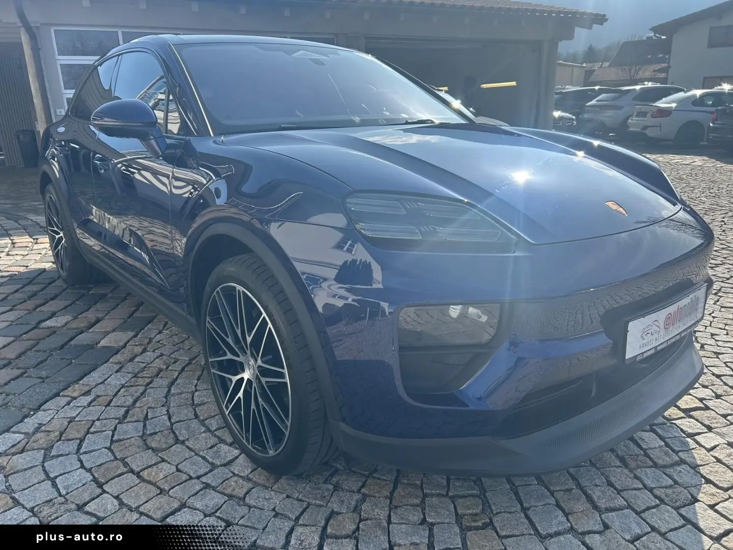 PORSCHE Macan 4 Panorama Luft CarPlay MatrixLED BOSE 22