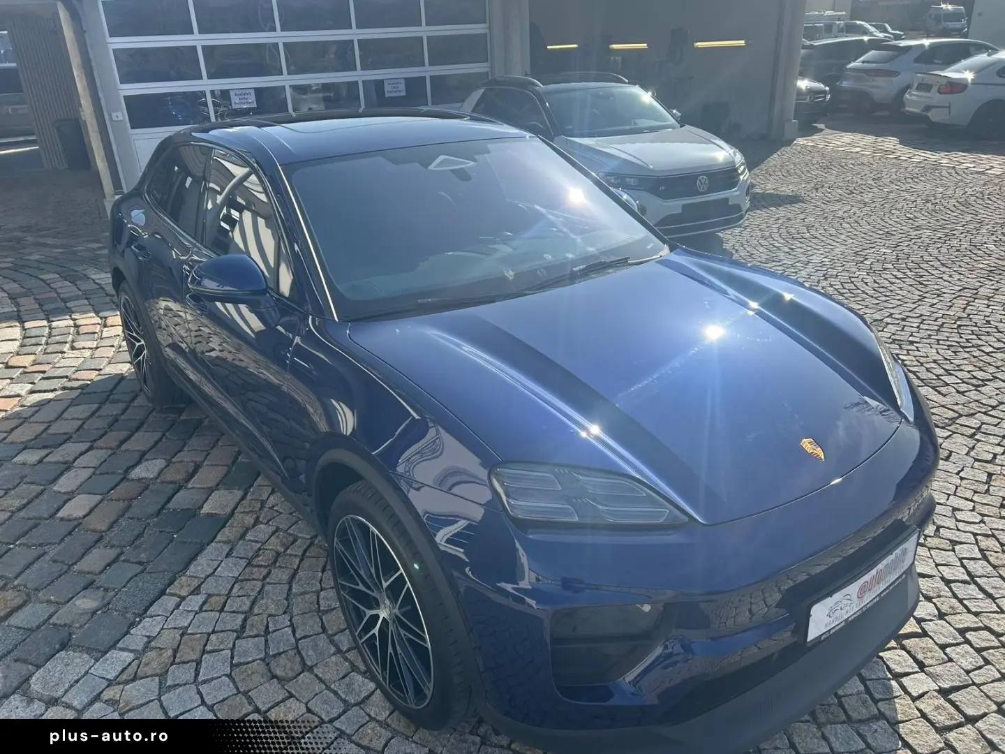 PORSCHE Macan 4 Panorama Luft CarPlay MatrixLED BOSE 22