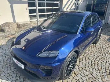 PORSCHE Macan 4 Panorama Luft CarPlay MatrixLED BOSE 22