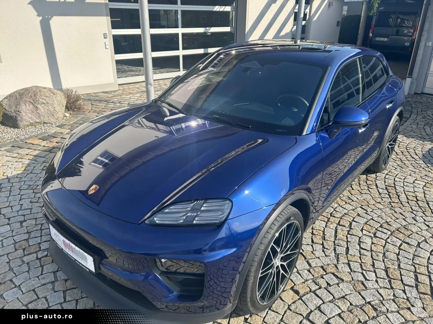 PORSCHE Macan 4 Panorama Luft CarPlay MatrixLED BOSE 22