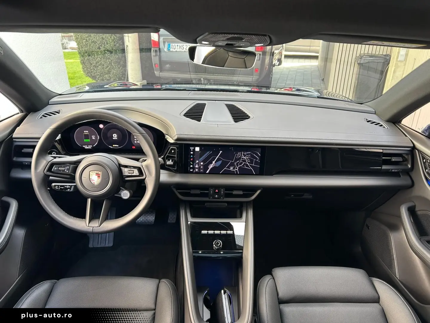 PORSCHE Macan 4 Panorama Luft CarPlay MatrixLED BOSE 22