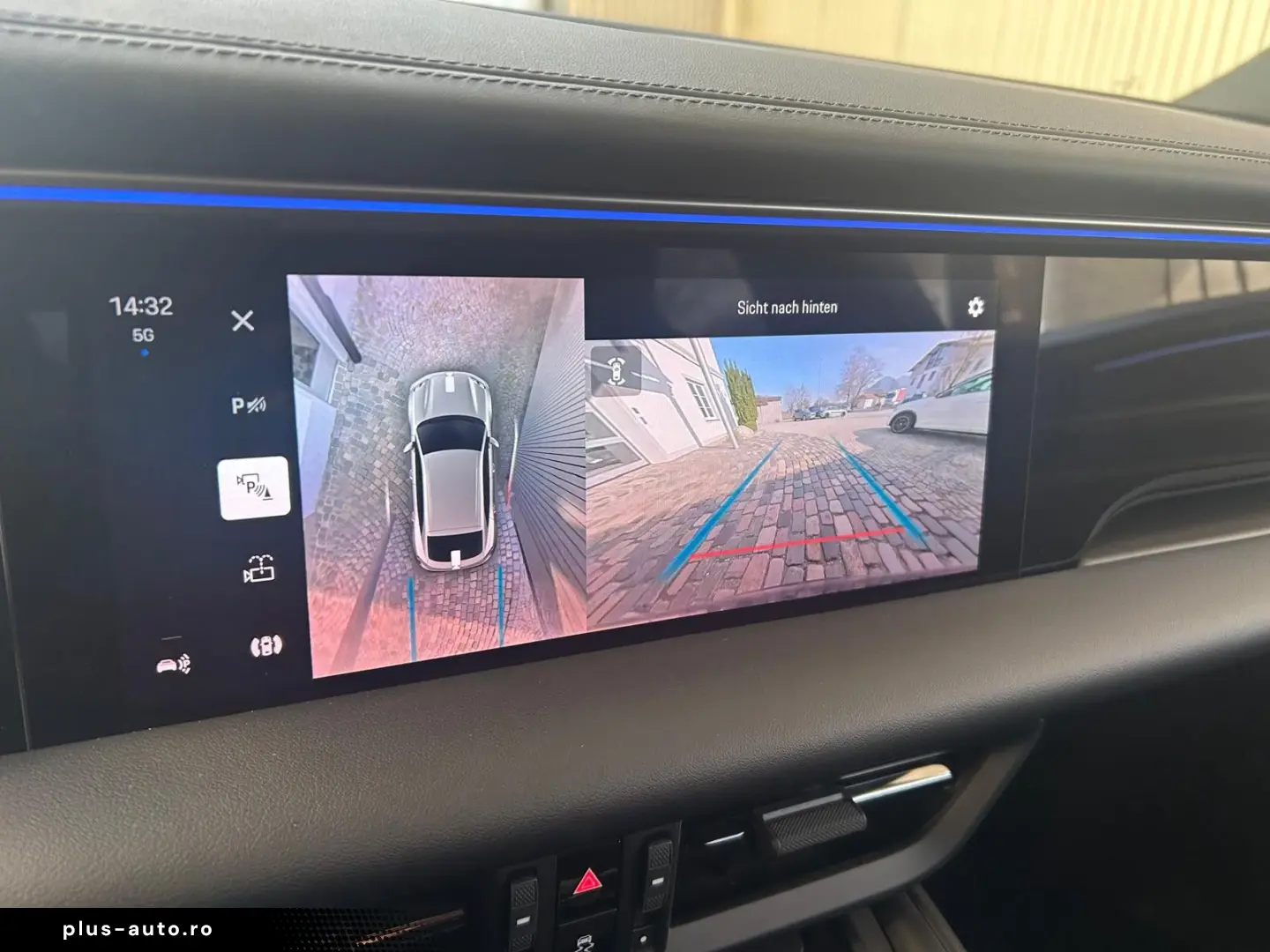 PORSCHE Macan 4 Panorama Luft CarPlay MatrixLED BOSE 22