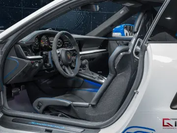 PORSCHE 911 992 GT3 RS Sonderwunsch PCCB LiftSystem BOSE