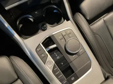 BMW 320 d Touring Aut Leder HUD Navi LED