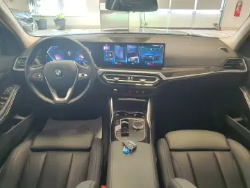 BMW 318d Aut WidscrDispl LED SportStz Facelif