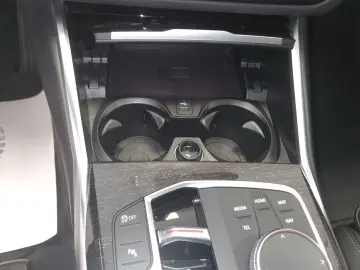 BMW 318d Aut WidscrDispl LED SportStz Facelif