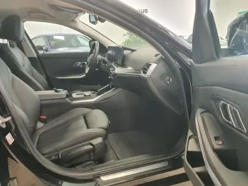 BMW 318d Aut WidscrDispl LED SportStz Facelif