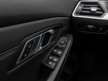 BMW 320e Widscreen Sportsitz Komfort