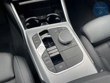 BMW 318 d Touring HiFi LiveCockpitProf Sportsitz