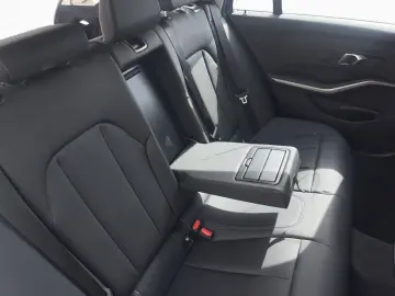BMW 318d Touring Aut. Pano Leder Curved