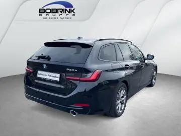 BMW 330 e Touring Hybrid LED H&K Navi Prof