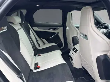 JAGUAR F-Pace P550 AWD SVR - Herstellergarantie 07.2028