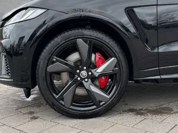 JAGUAR F-Pace P550 AWD SVR - Herstellergarantie 07.2028
