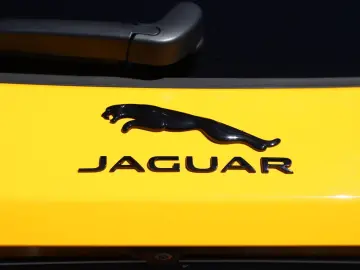 JAGUAR F-Pace F-PACE SVR 575 Edition AWD AHK PANO