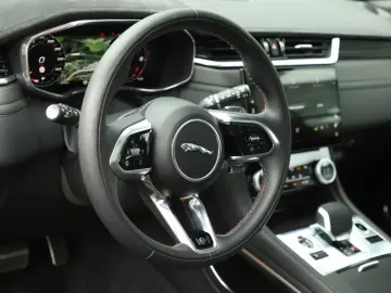 JAGUAR F-Pace F-PACE SVR 575 Edition AWD AHK PANO