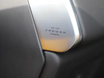 JAGUAR F-Pace F-PACE SVR 575 Edition AWD AHK PANO