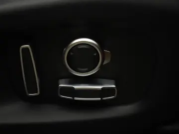 JAGUAR F-Pace F-PACE SVR 575 Edition AWD AHK PANO