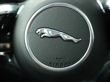 JAGUAR F-Pace F-PACE SVR 575 Edition AWD AHK PANO