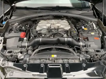 JAGUAR F-PACE P550 SVR AWD