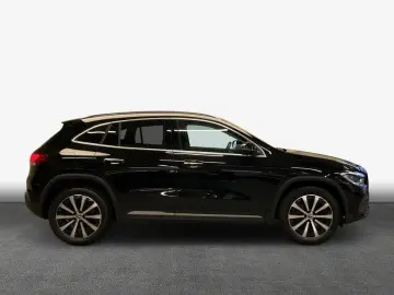 MERCEDES-BENZ GLA 250 e Progressive Beam Ambi Wide 1…