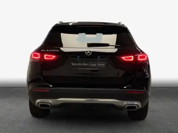 MERCEDES-BENZ GLA 250 e Progressive Beam Ambi Wide 1…