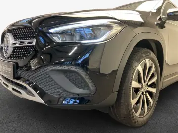 MERCEDES-BENZ GLA 250 e Progressive Beam Ambi Wide 1…