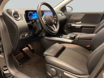 MERCEDES-BENZ GLA 250 e Progressive Beam Ambi Wide 1…