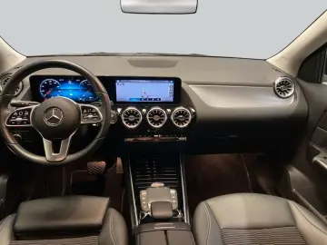 MERCEDES-BENZ GLA 250 e Progressive Beam Ambi Wide 1…