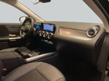MERCEDES-BENZ GLA 250 e Progressive Beam Ambi Wide 1…