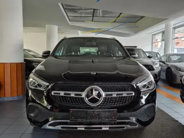 MERCEDES-BENZ GLA 250 e ACC AHK Business LED RFK Spur Standh
