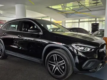 MERCEDES-BENZ GLA 250 e ACC AHK Business LED RFK Spur Standh