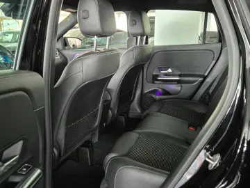 MERCEDES-BENZ GLA 250 e ACC AHK Business LED RFK Spur Standh