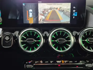 MERCEDES-BENZ GLA 250 e ACC AHK Business LED RFK Spur Standh