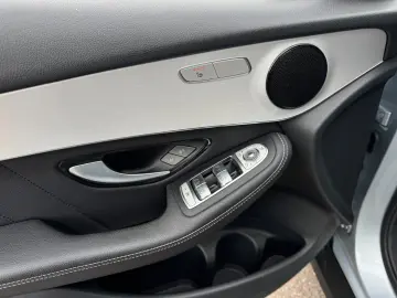 MERCEDES-BENZ GLC 220 d AMG 4Matic LED Panorama AHK R.Kam