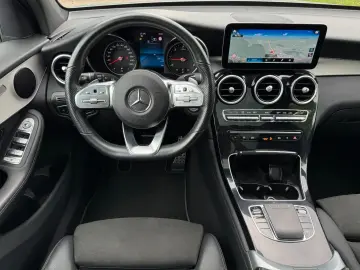 MERCEDES-BENZ GLC 220 d AMG 4Matic LED Panorama AHK R.Kam