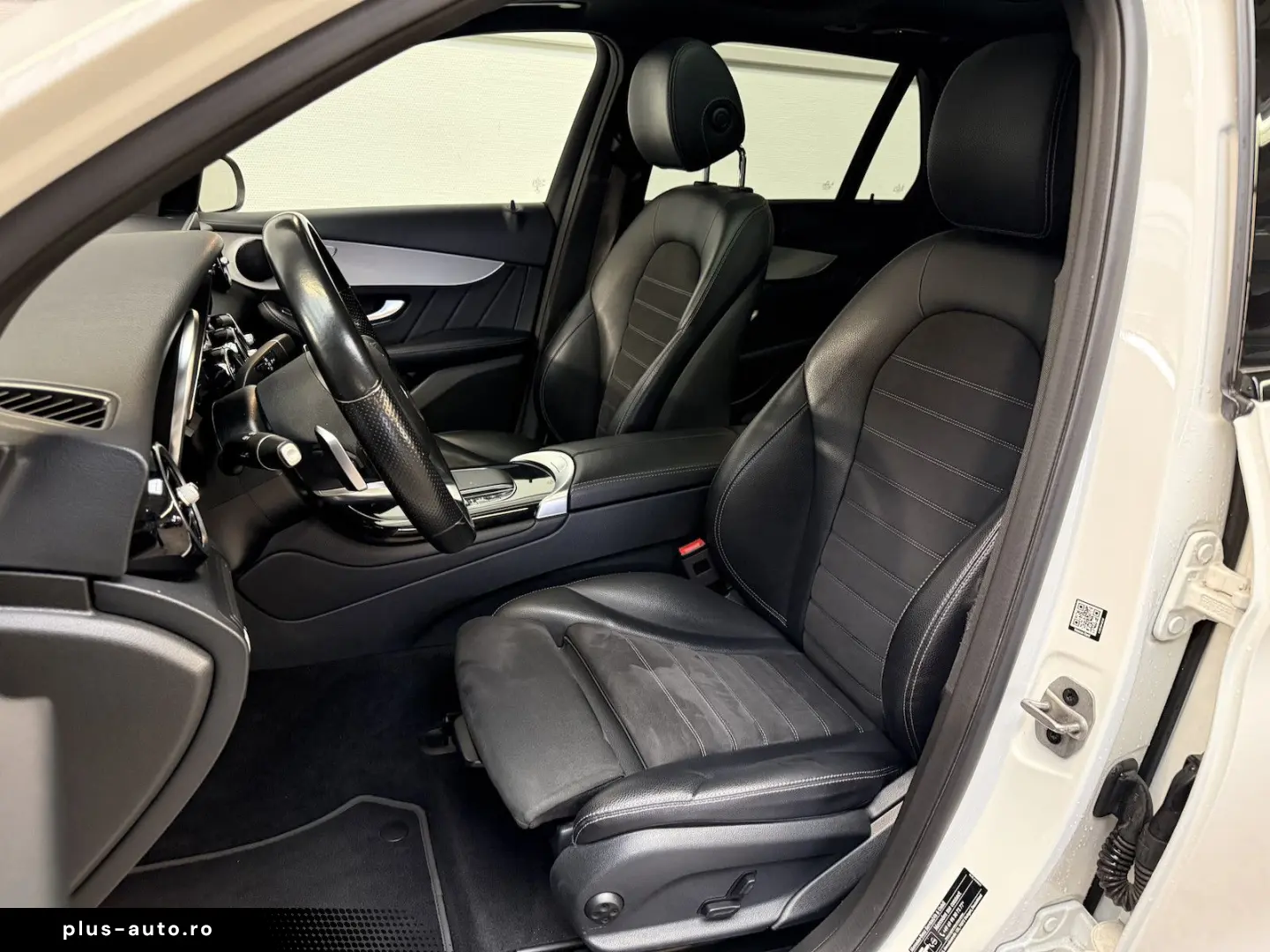 MERCEDES-BENZ GLC 200 d 4M AMG  NAVI LED PANO NIGHT Virt