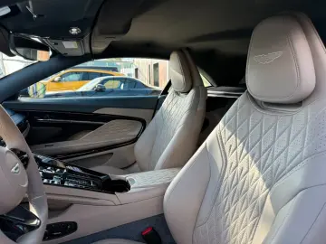 Aston Martin DB12 4.0 V8 Volante