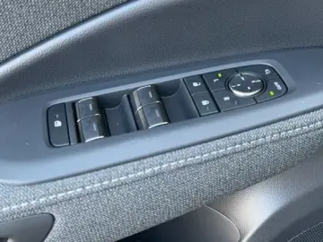 Lexus LBX Basis 1.5 Hybrid KOMFORT