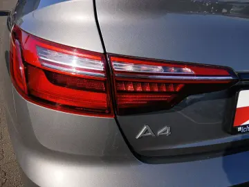 AUDI A4 Lim. 40 TFSI S line S tronic  NAV  R-CAM SHZ