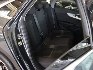 AUDI A4 35 TFSI ADVANCED SIDE ASSIST