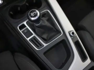 AUDI A4 35 TFSI ADVANCED SIDE ASSIST