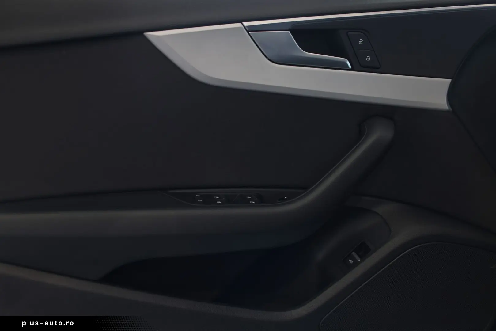 AUDI A4 35 TFSI ADVANCED SIDE ASSIST