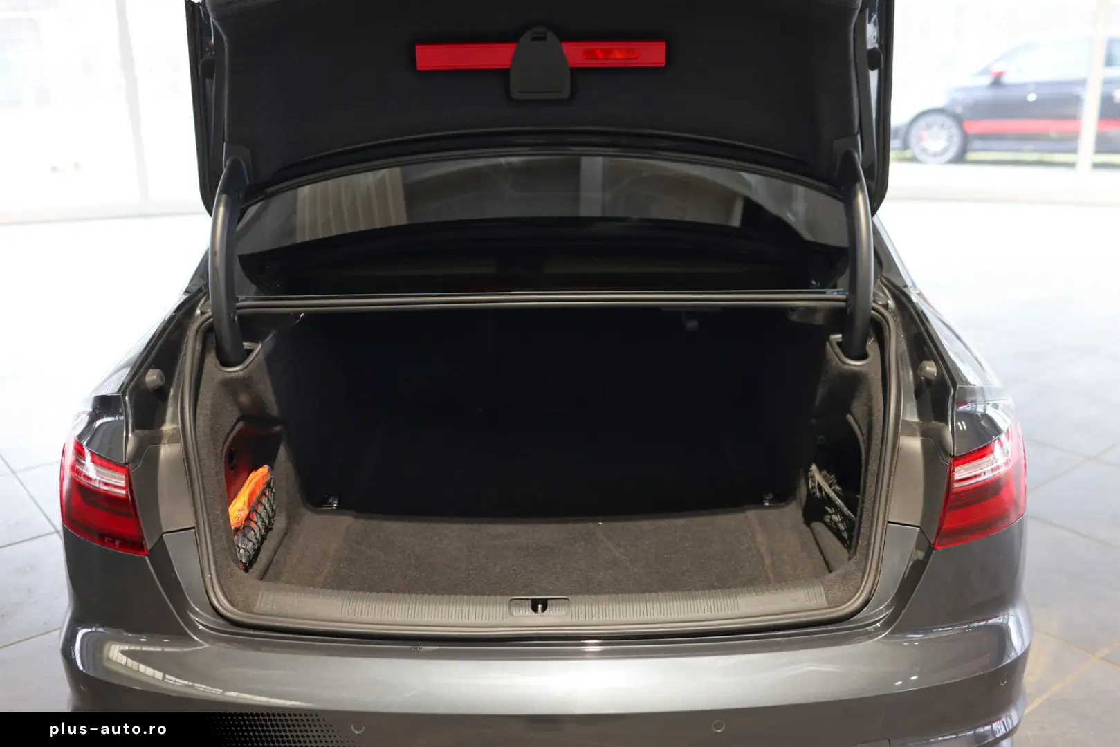 AUDI A4 35 TFSI ADVANCED SIDE ASSIST
