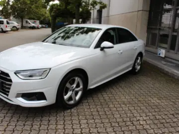 AUDI A4 35 TDI S tronic S line~ 1 HAND