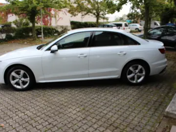 AUDI A4 35 TDI S tronic S line~ 1 HAND